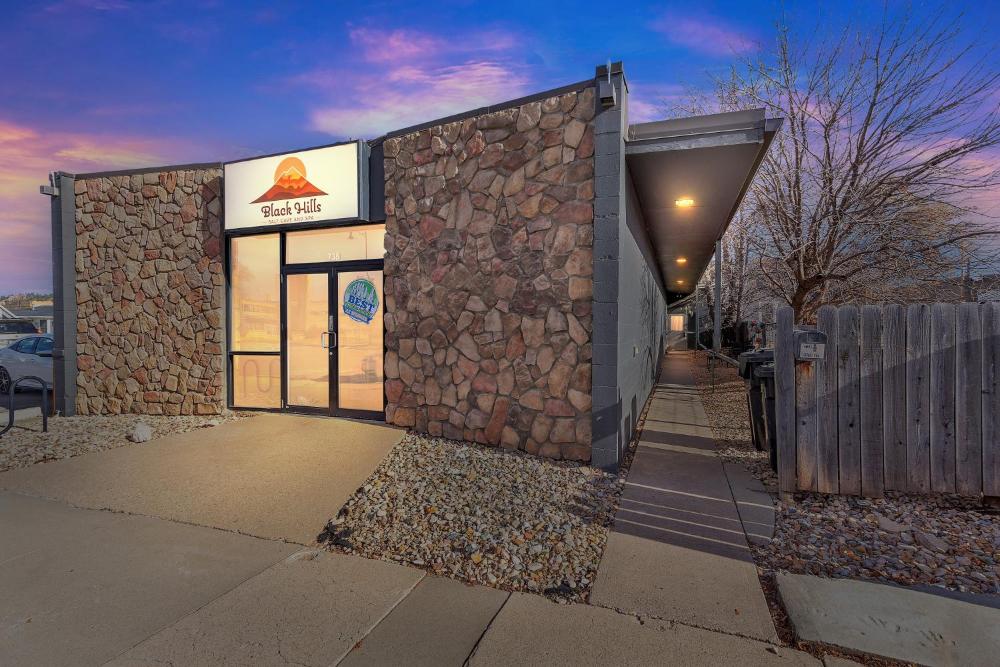 Downtown 2 story property apts